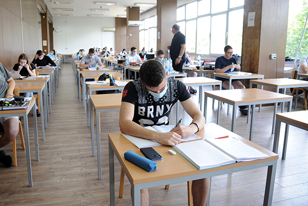 Пронађено решење: Студенти остају у домовима